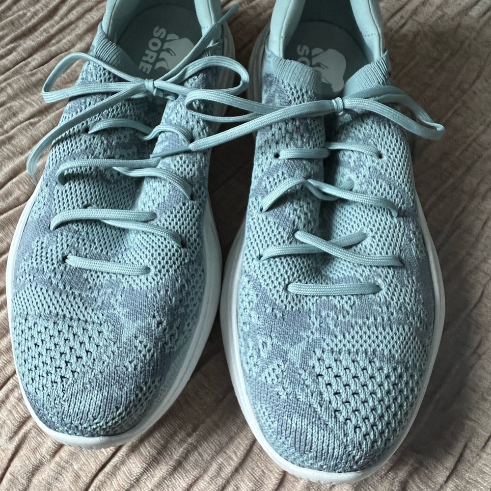 New Sorel sneakers women’s 8.5